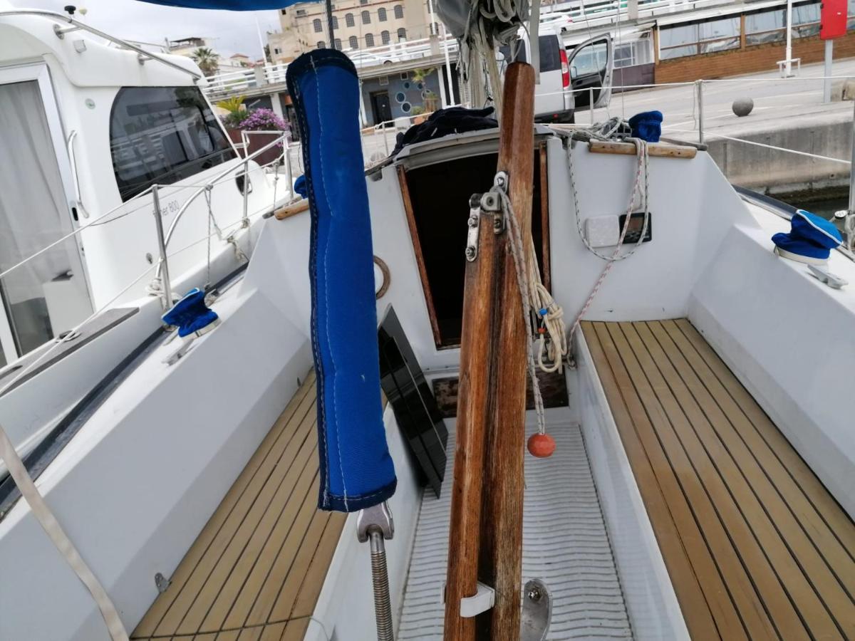 Cozy Sailboat In Barcelona!! No Showers Sant Adria de Besos Εξωτερικό φωτογραφία