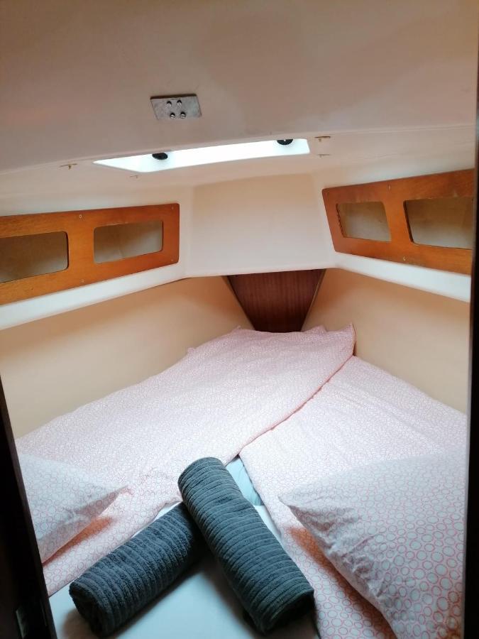Cozy Sailboat In Barcelona!! No Showers Sant Adria de Besos Εξωτερικό φωτογραφία
